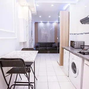 Appartement Royal Carre D'or De 17 Eme, Paris